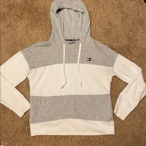 tommy hilfiger sweatshirt